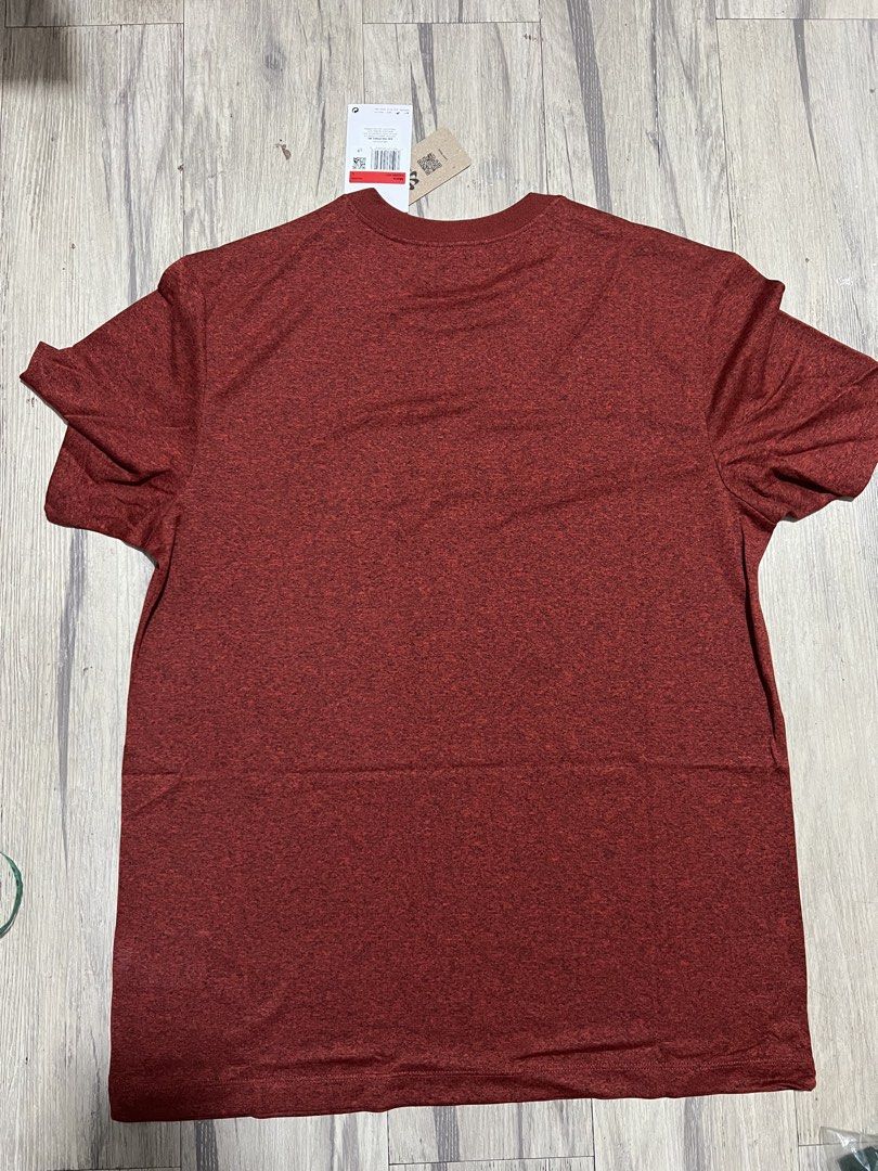 NIKE DRIFIT LEGEND MENS SHIRT LARGE (Category: Activewear) located in Baguio. Submitted by kyrawang22 (Listing ID 1467968762, Image 2). Description: .