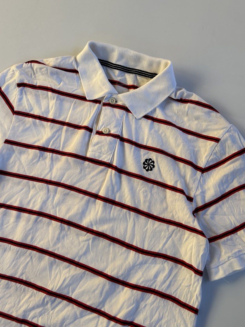 Nike dri-fit polo (Category: Formal Shirts) located in Dasmarinas. Submitted by lencianola35953 (Listing ID 1467945443, Image 2). Description: width: 18 length: 26 color rate: 9/10 unnoticeable stains .