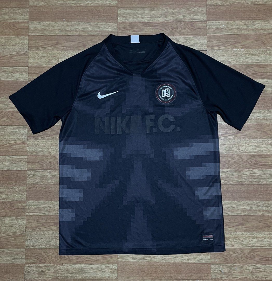 Nike Fc Jersey - Black (Category: Tshirts & Polo Shirts ) located in Imus. Submitted by wyg_2.0 (Listing ID 1467975633, Image 1). Description: Excellent Condition Width - 21 Length - 28 issue: cut tags.
