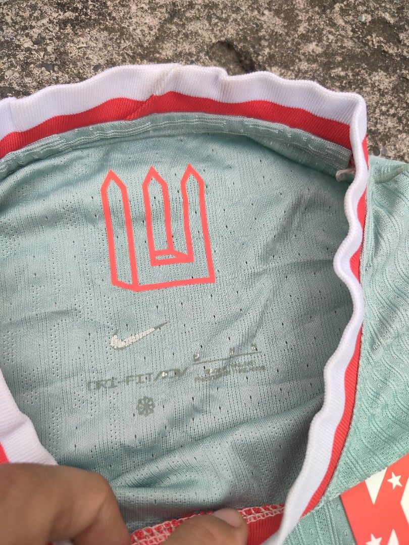 Nike Football Jersey (Category: Tshirts & Polo Shirts ) located in Midsayap. Submitted by rogeandrei29987 (Listing ID 1468030494, Image 3). Description: 📌Nike Riyadh Football Jersey •M on tag •18.5x27.5 •9.5/10 cr •Stain/hairlines sa "Dri-Fit" •Sa team print no issue •Vgood Condi MOP: Gcash Courier✈️: Flash Express Unli vouch/Vc with item Loc: Parang, Maguindanao❤️.