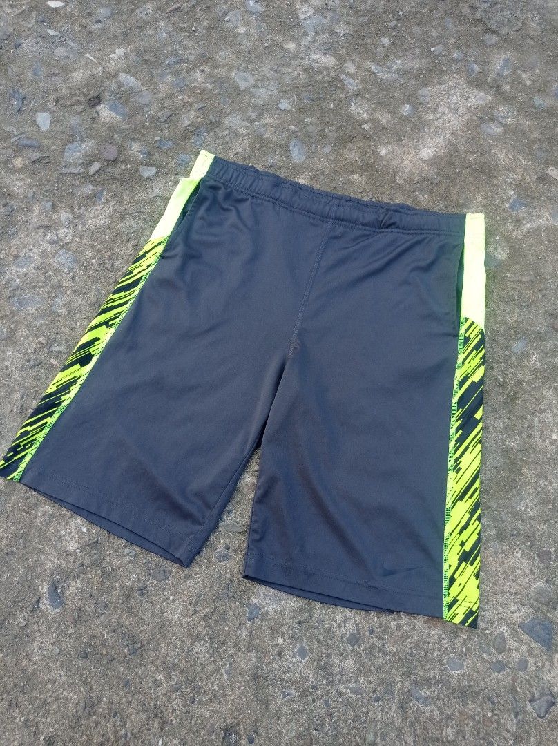 Nike Gray Anthracite Volt Rain Dri-Fit Performance Shorts (Category: Activewear) located in Guiguinto. Submitted by selected_3rp (Listing ID 1468022564, Image 2). Description: Nike Gray Anthracite Volt Rain Dri-Fit Performance Shorts size XL no issue pm.