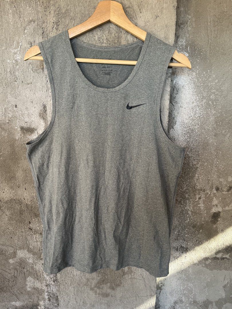 Nike hyverse tank top (Category: Tshirts & Polo Shirts ) located in Gapan. Submitted by xxkaboom (Listing ID 1467905985, Image 1). Description: 20x27 dimes Excellent to as new condition 9.9 colorate No issue Nueva ecija loc.
