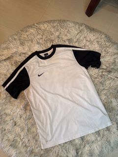 (Category: ) located in . Submitted by thriftbynial (Listing ID 1467918611, Image 1). Description: .