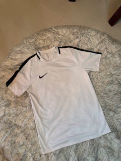 (Category: ) located in . Submitted by thriftbynial (Listing ID 1467919103, Image 1). Description: .