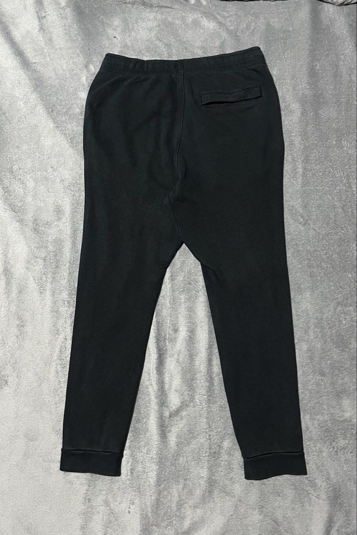 NIKE JOGGER PANTS (Category: Joggers) located in Nabua. Submitted by nopfinds (Listing ID 1467964107, Image 3). Description: NIKE JOGGER PANTS SIZE MEDIUM WAIST-28-34 LENGTH-38 MINE FOR🔖₱350+sf EXCELLENT CONDITION COLOR MAY VARY DUE TO LIGHTING .