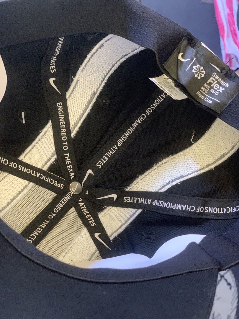 NIKE JUST DO IT 2 TONE CAP (Category: Caps & Hats) located in Manila. Submitted by scarlett_hope (Listing ID 1467929553, Image 3). Description: .