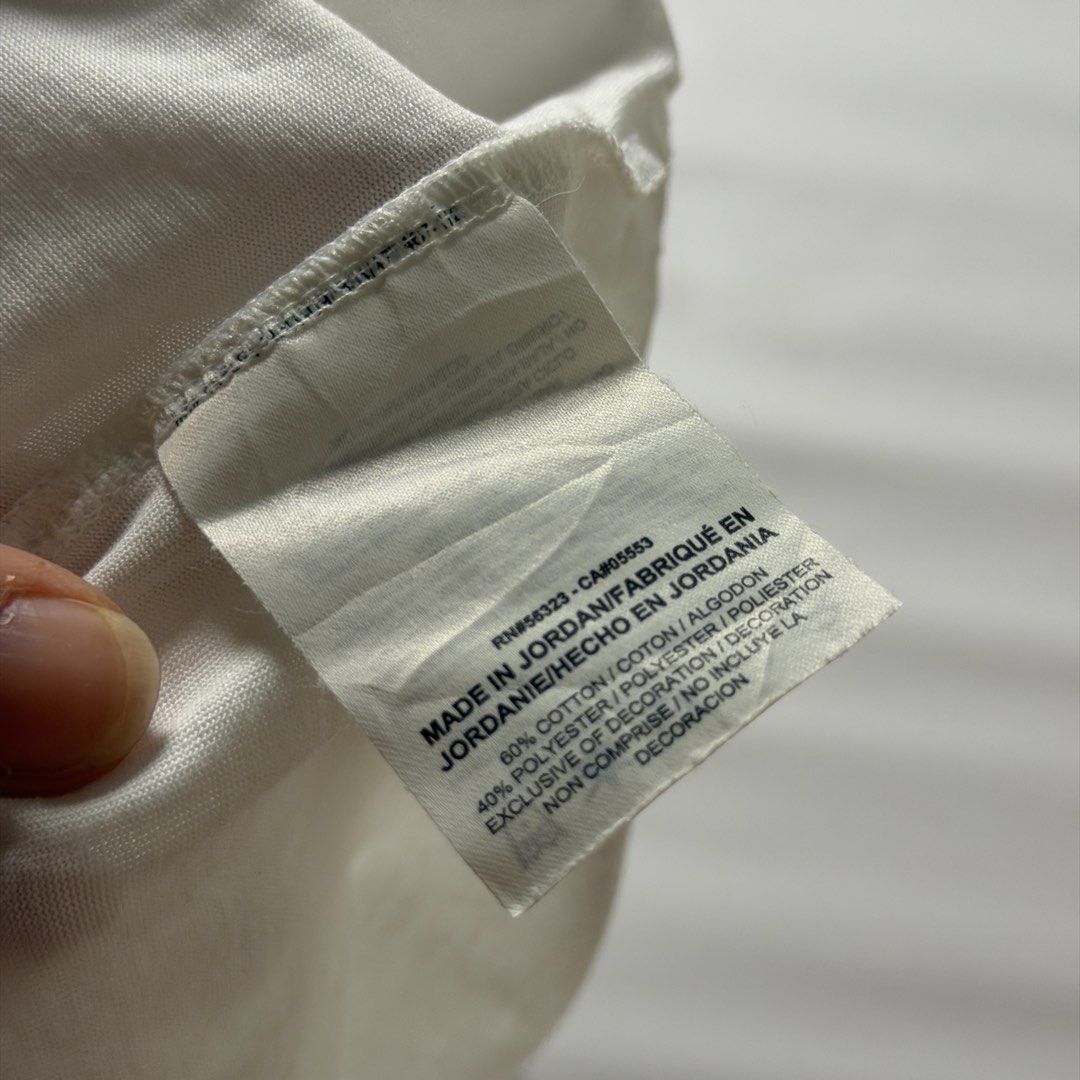Nike Just Do It White T-Shirt (Category: Tshirts & Polo Shirts ) located in Gapan. Submitted by rasthriftshop17 (Listing ID 1468000632, Image 3). Description: Size on tag: XL Dimes: 22 x 27 Condition: Excellent Color rate: 9/10 Issue: None.