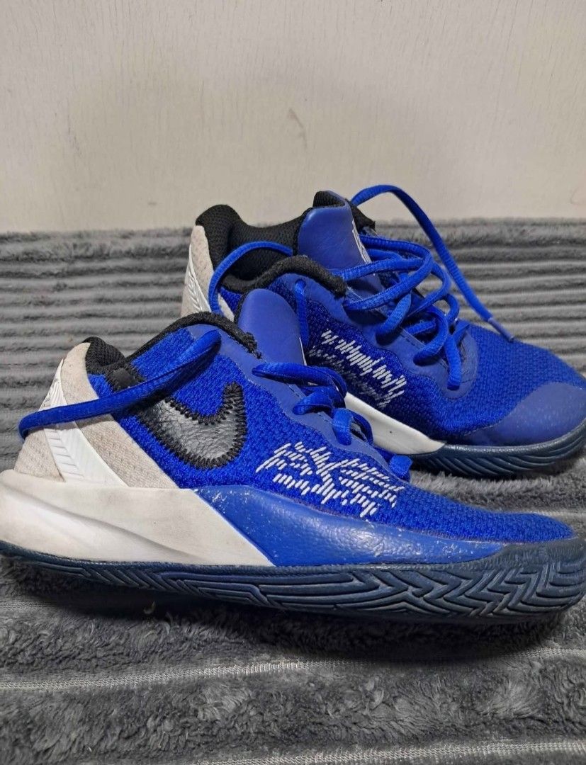Nike KIDS Kyrie FLYTRAP 2 DUKE Blue (Category: Babies & Kids Fashion) located in Manila. Submitted by silvershot.11 (Listing ID 1467848881, Image 1). Description: Pre Loved. Good Condition. Imported Design is identical to adult version. few signs of usage but all goods! konting laba lang magmumukhang bago na ulit. No stains. No holes. No toedrags. No sole seps. konting scuffs lang..
