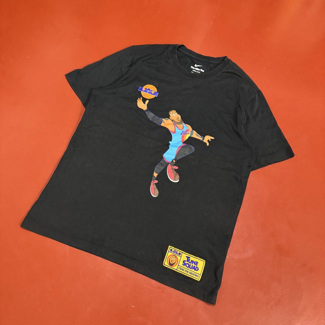 NIKE LEBRON JAMES SPACEJAM SHIRT (Category: Tshirts & Polo Shirts ) located in Pasig City. Submitted by buzzthrifty (Listing ID 1468006353, Image 1). Description: SIZE M-L 20x26.5 EXCELLENT CONDITION .