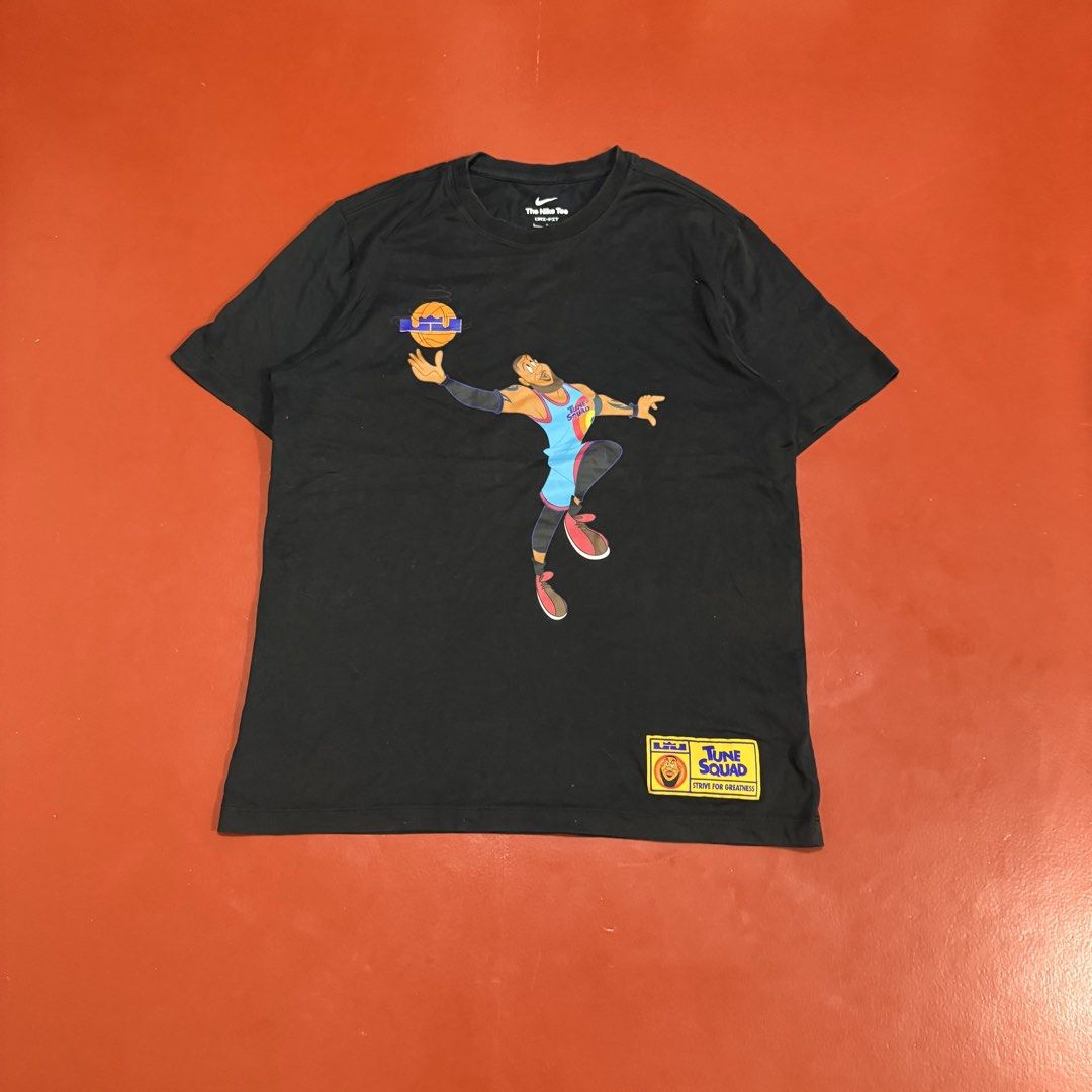 NIKE LEBRON JAMES SPACEJAM SHIRT (Category: Tshirts & Polo Shirts ) located in Pasig City. Submitted by buzzthrifty (Listing ID 1468006353, Image 2). Description: SIZE M-L 20x26.5 EXCELLENT CONDITION .