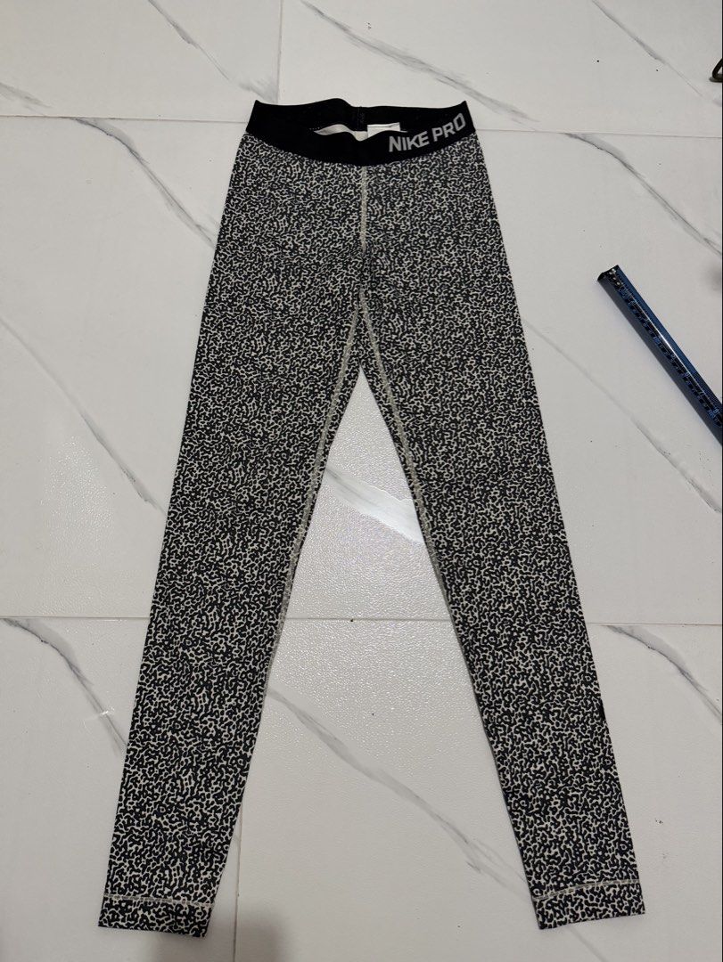 Nike Pro (Category: Activewear) located in Las Pinas. Submitted by gmonteros (Listing ID 1467933932, Image 1). Description: .