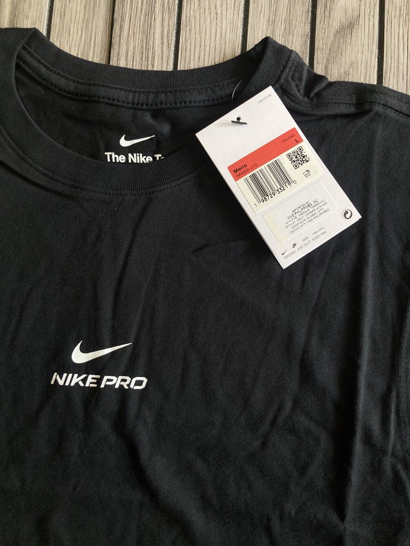 Nike Pro Training Tank Top Black Size L (Category: Activewear) located in Trece Martires City. Submitted by thriftkoto.91 (Listing ID 1467866751, Image 2). Description: - Brand: Nike Pro - Style: Men's training sleeveless top - Color: Black - Size: Large (Chest: 100cm) - Material: 57% cotton, 43% polyester - Origin: Made in Egypt - Condition: Brand new with original store tags attached.