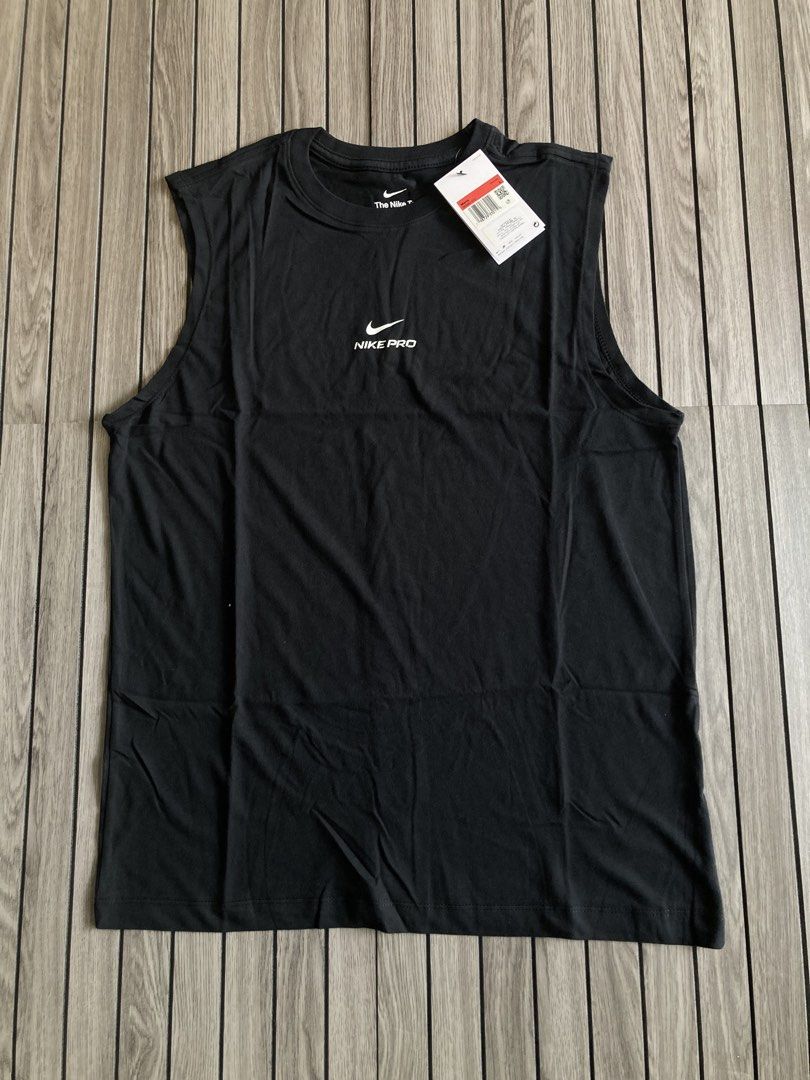 Nike Pro Training Tank Top Black Size L (Category: Activewear) located in Trece Martires City. Submitted by thriftkoto.91 (Listing ID 1467866751, Image 1). Description: - Brand: Nike Pro - Style: Men's training sleeveless top - Color: Black - Size: Large (Chest: 100cm) - Material: 57% cotton, 43% polyester - Origin: Made in Egypt - Condition: Brand new with original store tags attached.