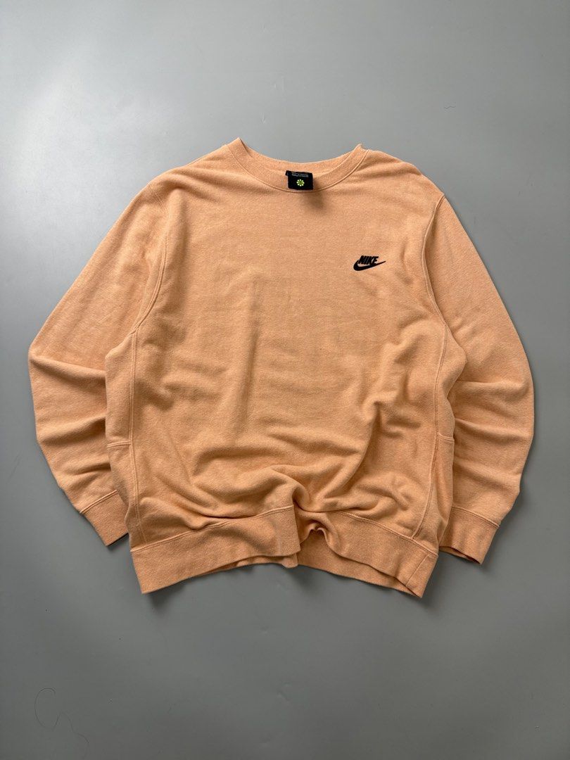Nike pull over (Category: Coats, Jackets and Outerwear) located in Pila. Submitted by villanueva80826 (Listing ID 1467978855, Image 1). Description: Nike pullover Size:large •Width:25.5 •Length:29.5 •Condition:9/10 •Color rate:9/10 Mine:480 +Shipping fee Issue:sign of usage like minimal white hindi ganon ka visible Still in good condition Still wearable .