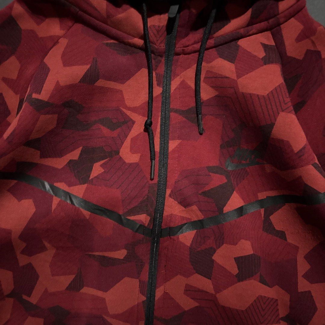NIKE RED CAMO TECHFLEECE HOODIE (Category: Hoodies) located in Taytay. Submitted by dwinsapparel (Listing ID 1467935613, Image 2). Description: NIKE RED CAMO TECHFLEECE HOODIE W- 24.5 L-FRONT 26 L BACK 30 EXCELLENT CONDITION NEED WASH COMPLETE TAGS.