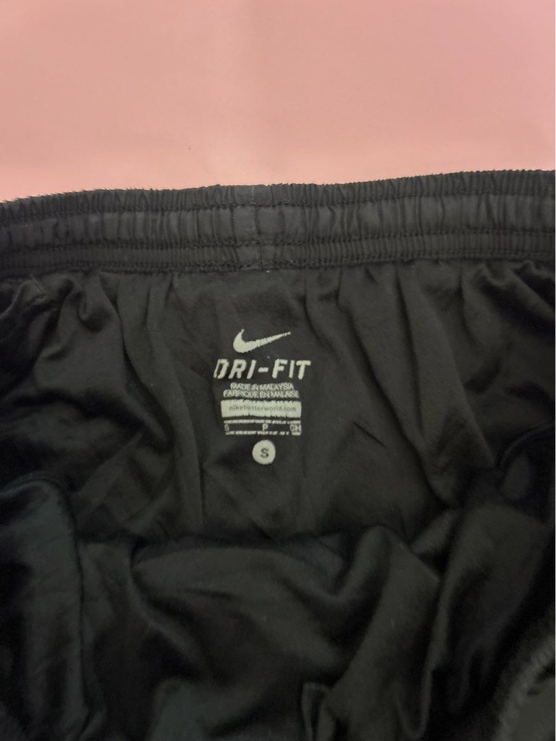 Nike Running Short (Category: Activewear) located in Manila. Submitted by chen_clybelles (Listing ID 1467990057, Image 2). Description: .