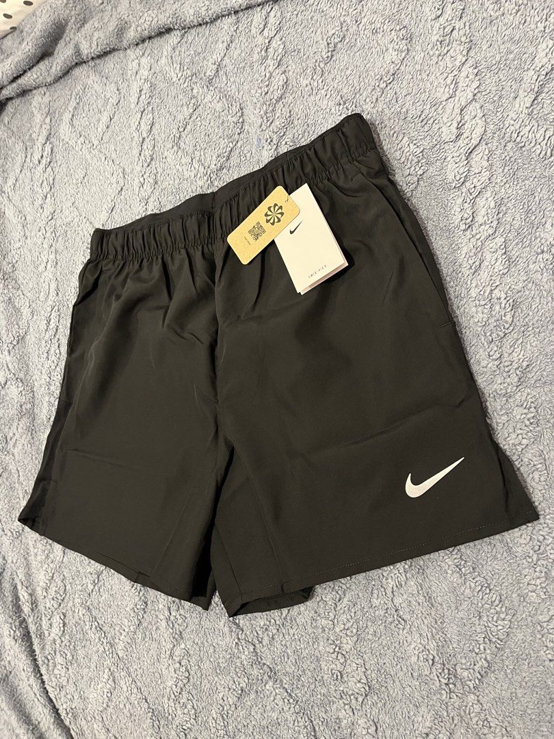 Nike Running shorts (Category: Shorts) located in Manila. Submitted by trying2bbttr (Listing ID 1467923031, Image 3). Description: All brand new Available size - Medium & Large M - 30-32 waist size L - 32-34 waist size 1.2k each for blue and black.