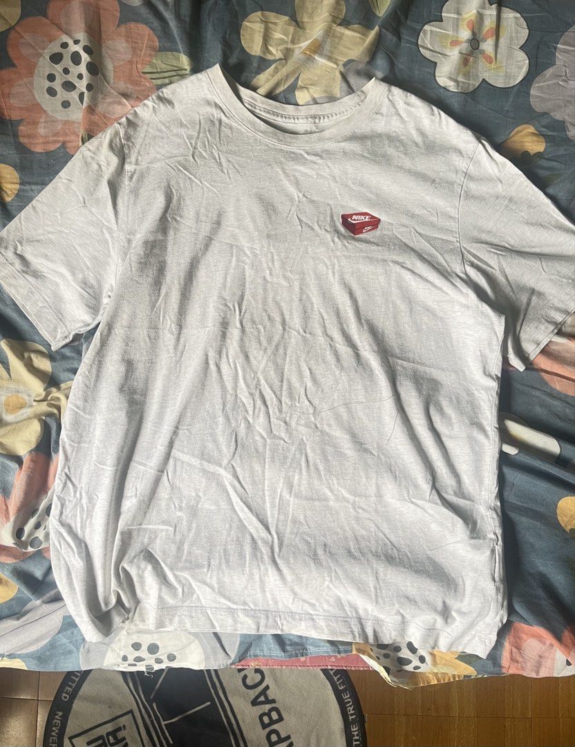 Nike shirt (Category: Tshirts & Polo Shirts ) located in Muntinlupa City. Submitted by openyoear.700 (Listing ID 1467954969, Image 1). Description: For sale Nike size 2xl fits Large 22.5” x 27.5” ₱450 dm me.