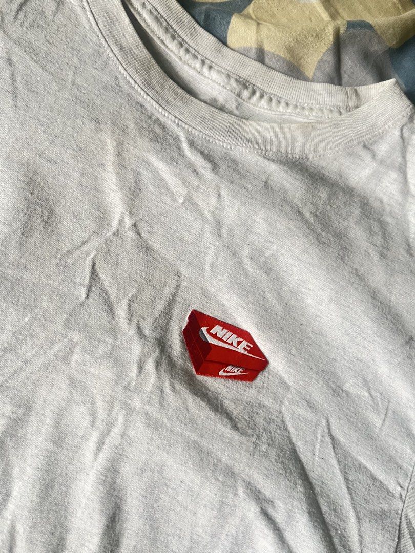 Nike shirt (Category: Tshirts & Polo Shirts ) located in Muntinlupa City. Submitted by openyoear.700 (Listing ID 1467954969, Image 2). Description: For sale Nike size 2xl fits Large 22.5” x 27.5” ₱450 dm me.