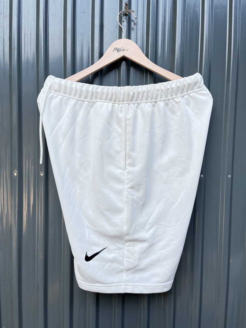 Nike Short (Category: Activewear) located in Cateel. Submitted by elayyy_070126 (Listing ID 1467859865, Image 1). Description: .