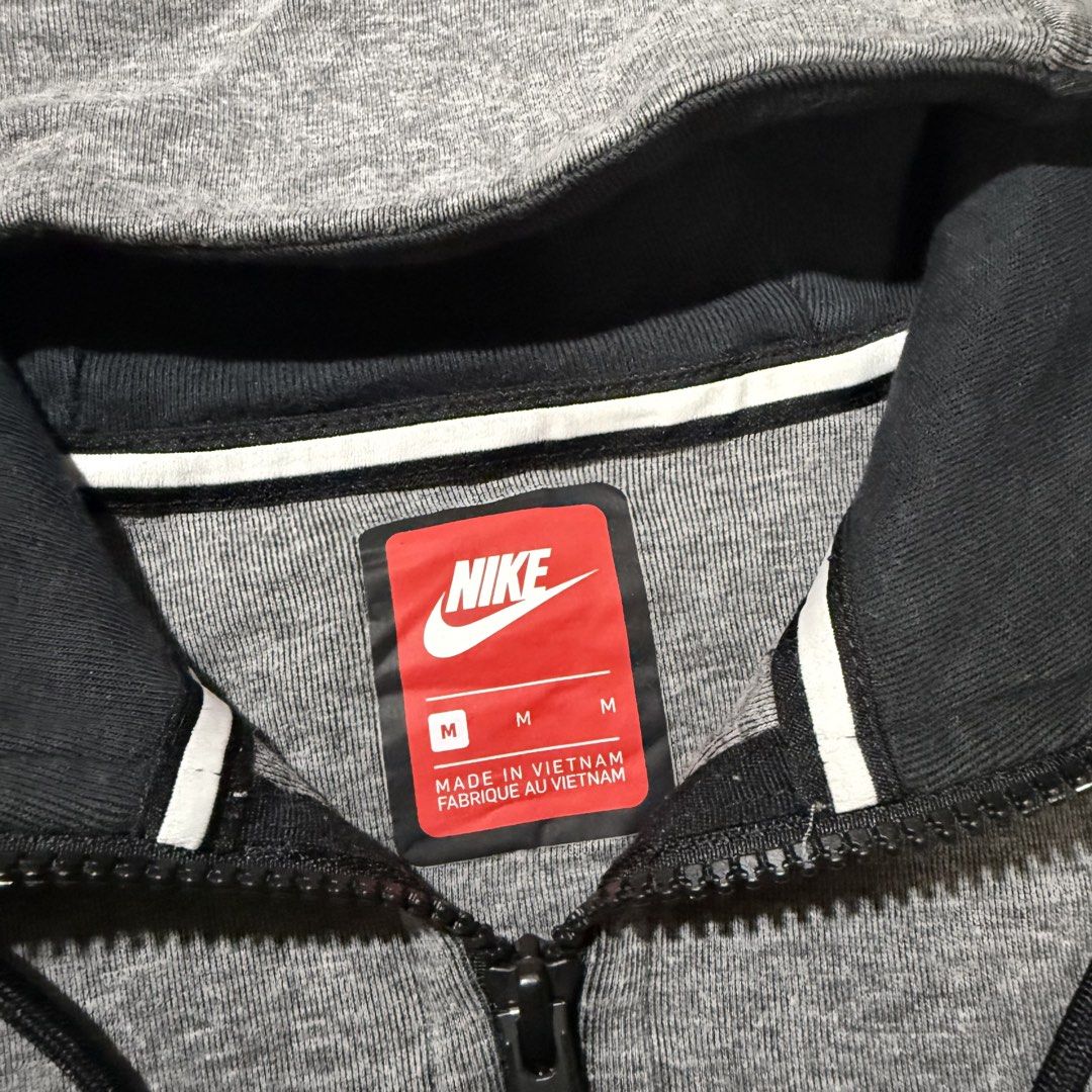 Nike tech fleece (Category: Coats, Jackets and Outerwear) located in Zamboanga. Submitted by arganhadjula28 (Listing ID 1468042800, Image 3). Description: Size Medium Dimes 22 x 26-27b Excellent condition No issue 500 .