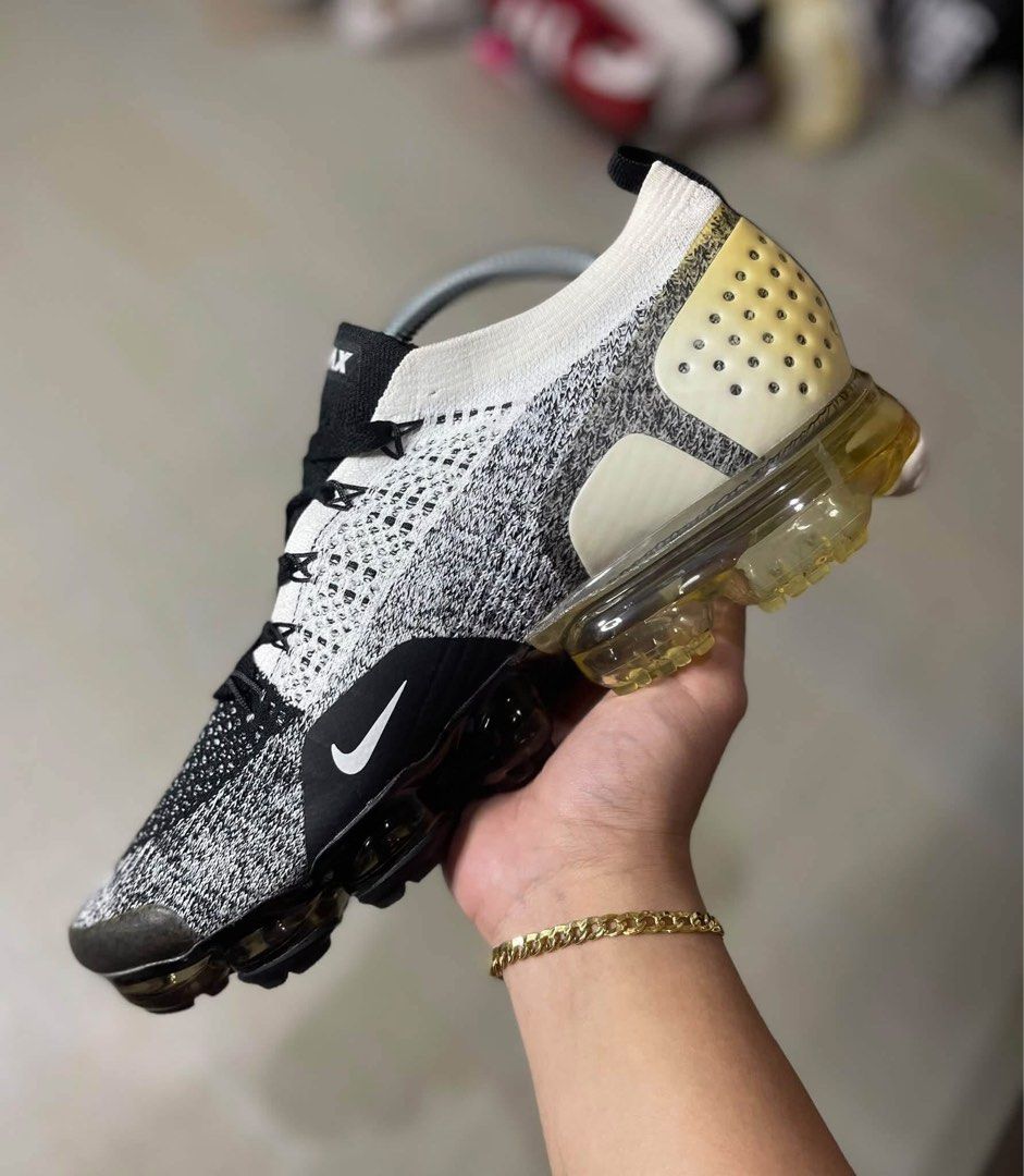 Nike Vapormax (Category: Sneakers) located in Manila. Submitted by clarosarmiento69 (Listing ID 1467920855, Image 2). Description: Nike Vapormax Good Condi | Thick Outsole | Size: US mens 9.5 | EURO 43 | CM 27.5 ₱1,300 only + sf FIRST TO PAY, GETS THE PAIR!.