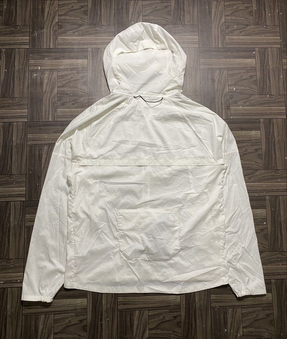 Nike Windrunner Jacket (Category: Coats, Jackets and Outerwear) located in Cebu City. Submitted by 0pong (Listing ID 1467856882, Image 3). Description: - Nike Windrunner - As new - No issue - Size tag Small (21x front:25 Back:26) - High-quality build and reliable performance - Cebu city.