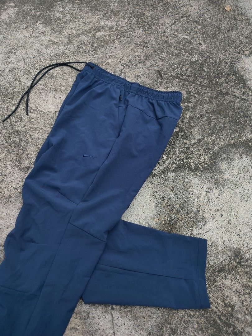 Nike Woven Pants (Category: Trousers) located in Midsayap. Submitted by rogeandrei29987 (Listing ID 1468036238, Image 2). Description: 📌Nike Woven Pants •S on tag •27-32 waist, 35 length, 6 LO •9.5/10 cr •Minimal stain •Excellent MOP: Gcash Courier✈️: Flash Express Unli vouch/Vc with item Loc: Parang, Maguindanao❤️.