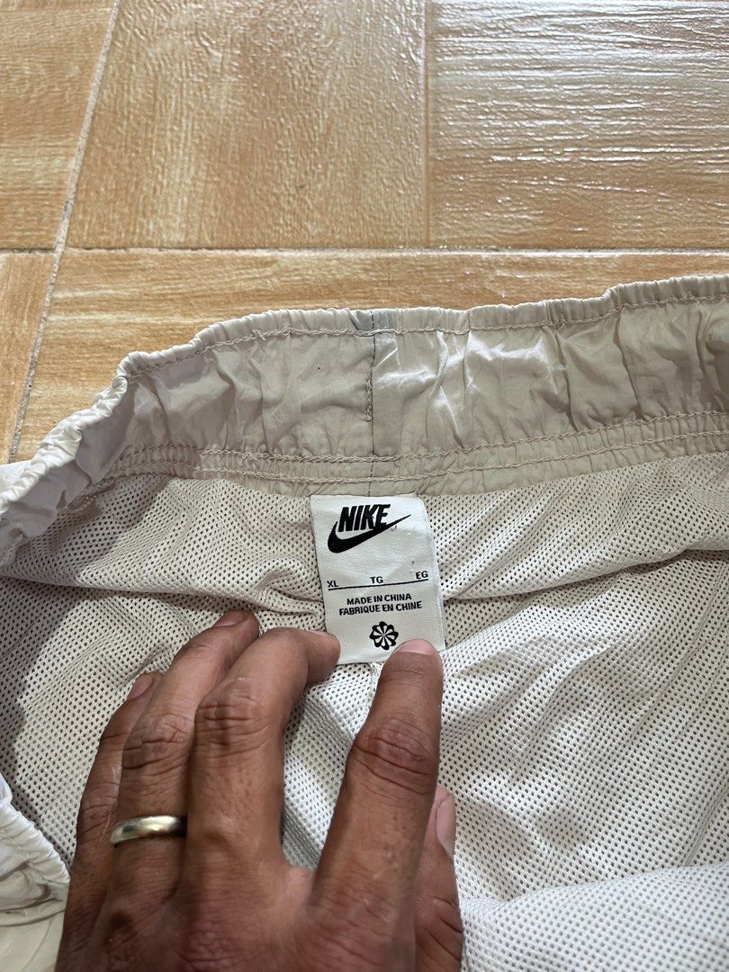 Nike Woven Short (Category: Shorts) located in Cateel. Submitted by elayyy_070126 (Listing ID 1467856592, Image 2). Description: .