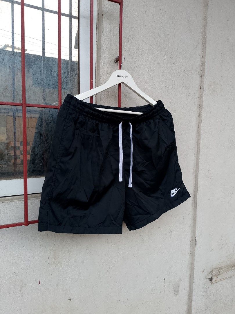 Nike woven shorts (Category: Coats, Jackets and Outerwear) located in Bacolod City. Submitted by pj.thrift (Listing ID 1467974457, Image 3). Description: Nike woven shorts asnew no issue size: large on tag waistline: 31 to 36 length: 16.5 hem: 13.