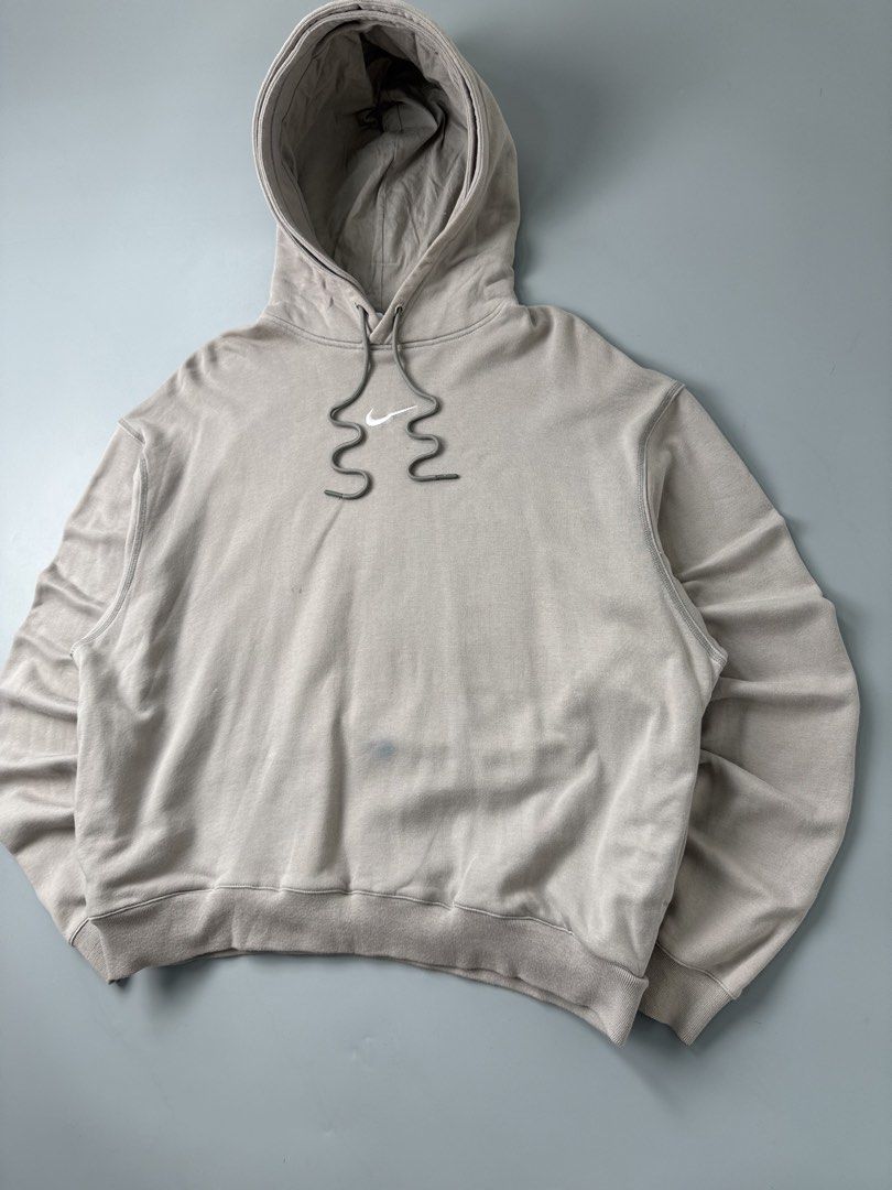 Nike x fog (Category: Coats, Jackets and Outerwear) located in Pila. Submitted by villanueva80826 (Listing ID 1467992633, Image 3). Description: Nike x fog Size:free size •Width:27 •Length:25.5 •Double hood •Condition:9/10 •Color rate:9/10 Mine:880 +Shipping fee Issue:sign of usage like minimal stain Still in good condition Still wearable .