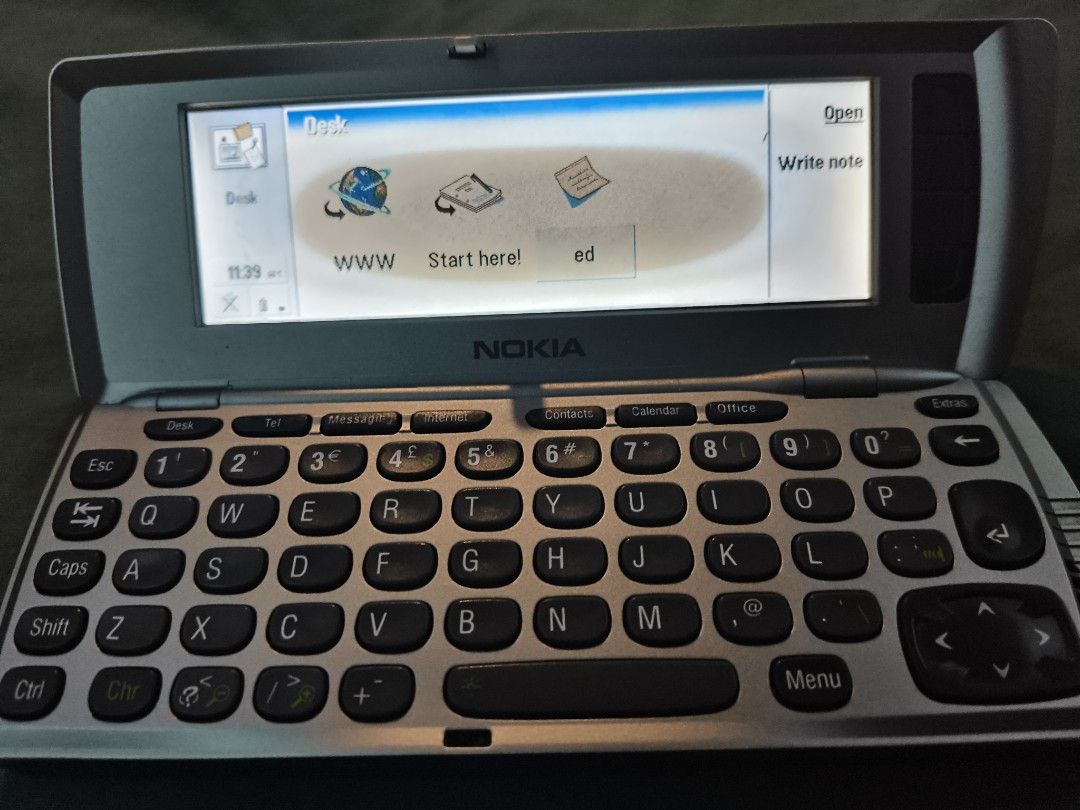 Nokia 9210 Communicator (Category: Early Generation Mobile Phones) located in Quezon City. Submitted by anitagalan89774 (Listing ID 1467840063, Image 3). Description: Nokia 9210 Communicator P7500 nego Issue No back light yung main screen and keypad No charger Battery need to replace madali malowbat Brgy Masambong Quezon City Pick up / lalamove No COD.