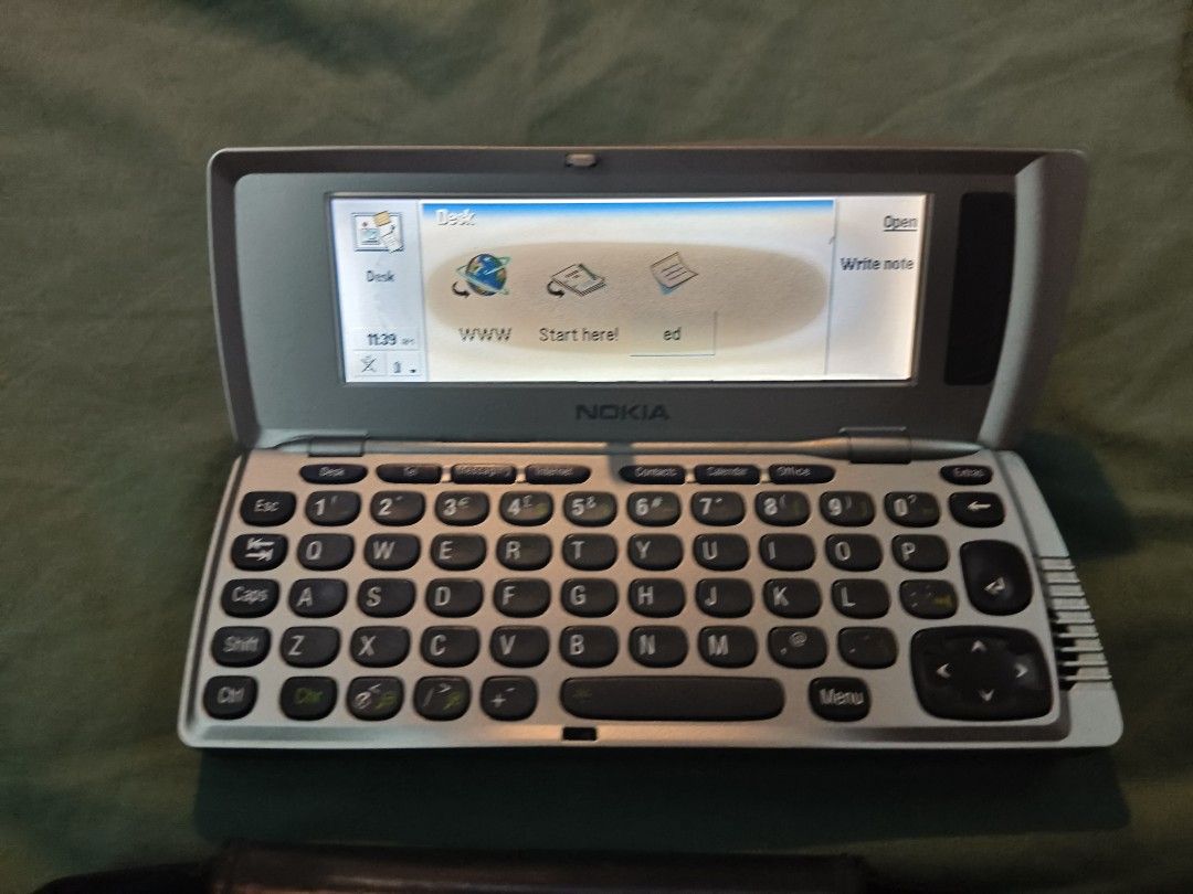 Nokia 9210 Communicator (Category: Early Generation Mobile Phones) located in Quezon City. Submitted by anitagalan89774 (Listing ID 1467840063, Image 2). Description: Nokia 9210 Communicator P7500 nego Issue No back light yung main screen and keypad No charger Battery need to replace madali malowbat Brgy Masambong Quezon City Pick up / lalamove No COD.