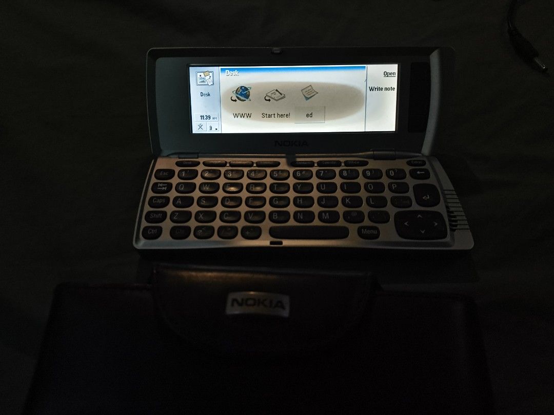 Nokia 9210 Communicator (Category: Early Generation Mobile Phones) located in Quezon City. Submitted by anitagalan89774 (Listing ID 1467840063, Image 1). Description: Nokia 9210 Communicator P7500 nego Issue No back light yung main screen and keypad No charger Battery need to replace madali malowbat Brgy Masambong Quezon City Pick up / lalamove No COD.