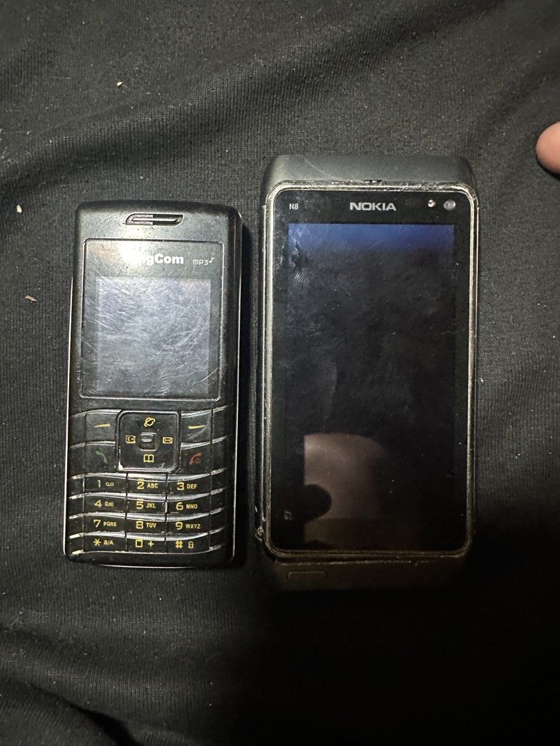 Nokia N8 and KINGCOM INJOY MO1 (Category: Early Generation Mobile Phones) located in Manila. Submitted by raymartpalomar (Listing ID 1467845358, Image 1). Description: Loc-Katuparan Vitas Tondo issue-May power un Nokia n8 kaso hnd nagana lcd un KINGCOM battery at yellowiss un lcd .
