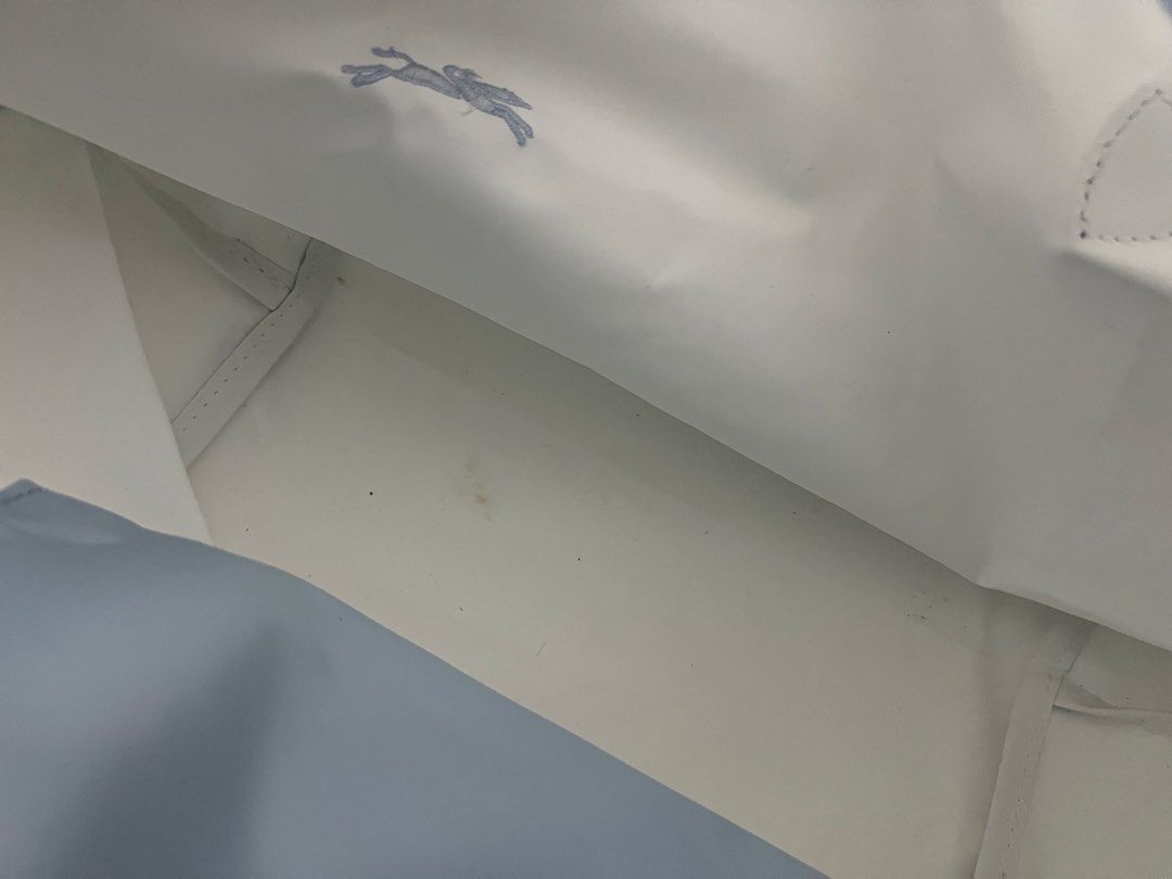 (NOT AUTH) Longchamp Le Pliage Large in Sky Blue (Category: Tote Bags) located in Subic. Submitted by lovejiniret (Listing ID 1467925854, Image 3). Description: THIS IS NOT AUTHENTIC. used twice only, has dirts na in the bottom & inside, can still clean it me thinks! hehe super spacious!!! can haggle, wala pang 1 month sakin 'to rfs: it does not resonate w/ me eme.