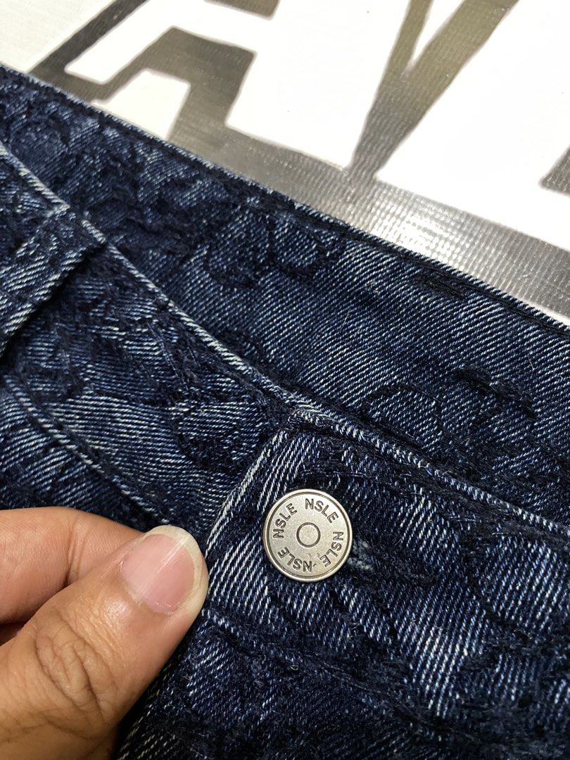 NSLE Flower Patterned Baggy Pants (Category: Jeans) located in Rosario. Submitted by thrift_king_ali (Listing ID 1467848843, Image 3). Description: NSLE Flower Patterned Dimes: W-30 L-39.5 Leg opening: 12 inches Thigh: 13 inches no issue excellent condition 600+sf.