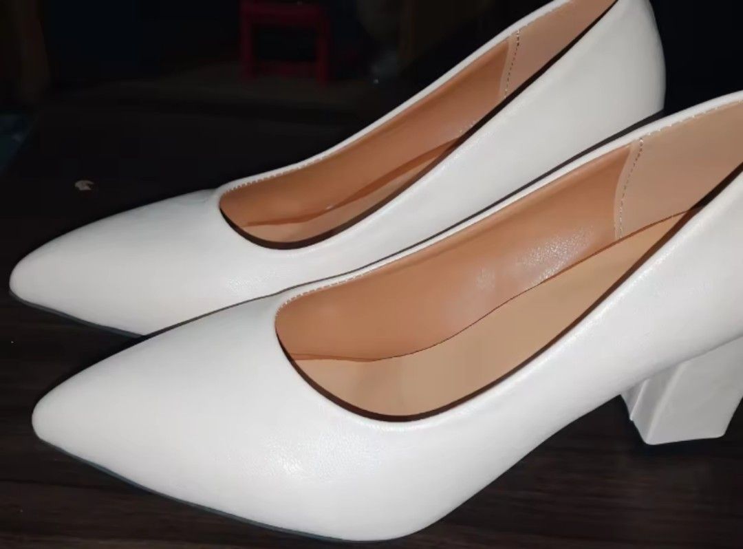 Nursing Shoes + Nurse’s Cap Set (Category: Heels) located in Pandi. Submitted by lorichuu (Listing ID 1467988726, Image 2). Description: For Sale: Nursing Shoes + Nurse’s Cap Set Color: Beige Shoes and White Nurse’s Cap - Pre-loved; 1 time lang nagamit - Beige closed shoes with pointed toes - Please see photos for the actual condition Original price‼️ - shoes: Php 325.00 - cap: Php 65.00 Can provide additional videos/photos, just dm me. MOP: GCas