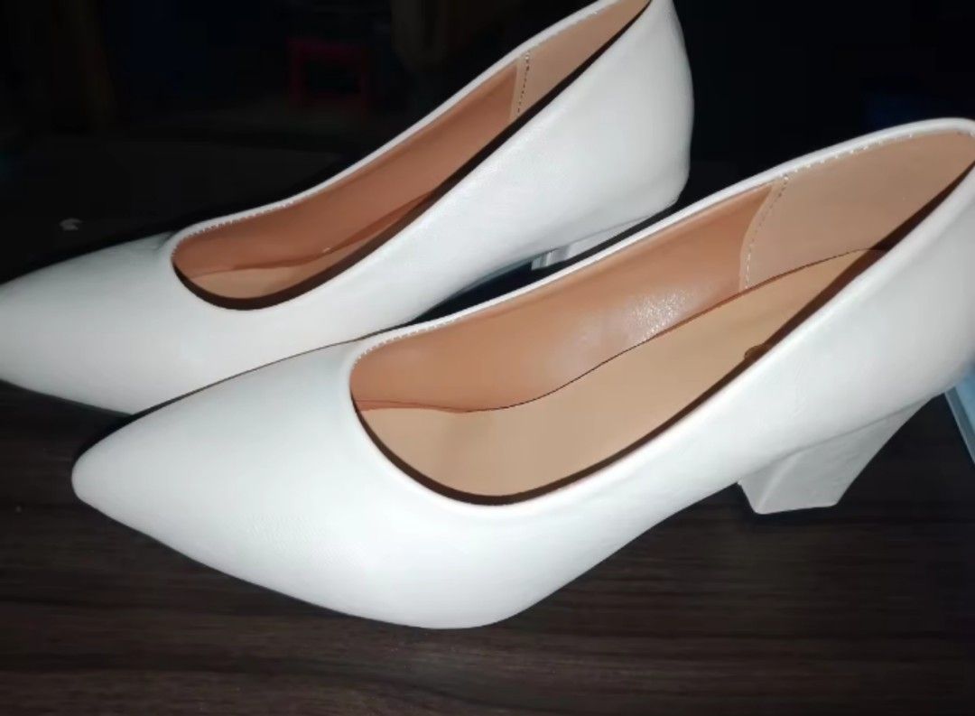 Nursing Shoes + Nurse’s Cap Set (Category: Heels) located in Pandi. Submitted by lorichuu (Listing ID 1467988726, Image 1). Description: For Sale: Nursing Shoes + Nurse’s Cap Set Color: Beige Shoes and White Nurse’s Cap - Pre-loved; 1 time lang nagamit - Beige closed shoes with pointed toes - Please see photos for the actual condition Original price‼️ - shoes: Php 325.00 - cap: Php 65.00 Can provide additional videos/photos, just dm me. MOP: GCas