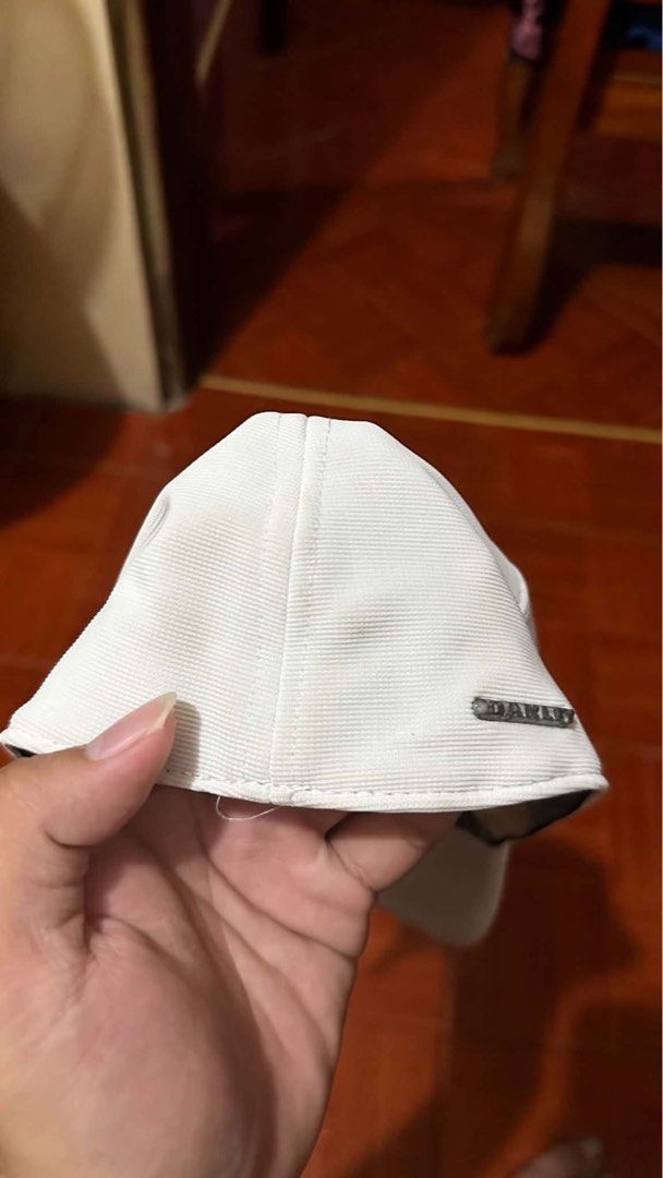 OAKLEY CAP (Category: Caps & Hats) located in Manila. Submitted by urban-vintage_2 (Listing ID 1467853923, Image 2). Description: ISSUE : SEE THE PICS FOR ISSUE CAN SHIP VIA LALAMOVE OR J&T ( NO COD ) PAYMENT FIRST LOCATION : PASIG CITY .