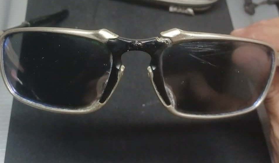 Oakly Badman Polarized (Category: Looking For) located in Binan City. Submitted by braveshark.c47e3b (Listing ID 1468054828, Image 2). Description: Origina Oakly Badman, polarized binan laguna location.