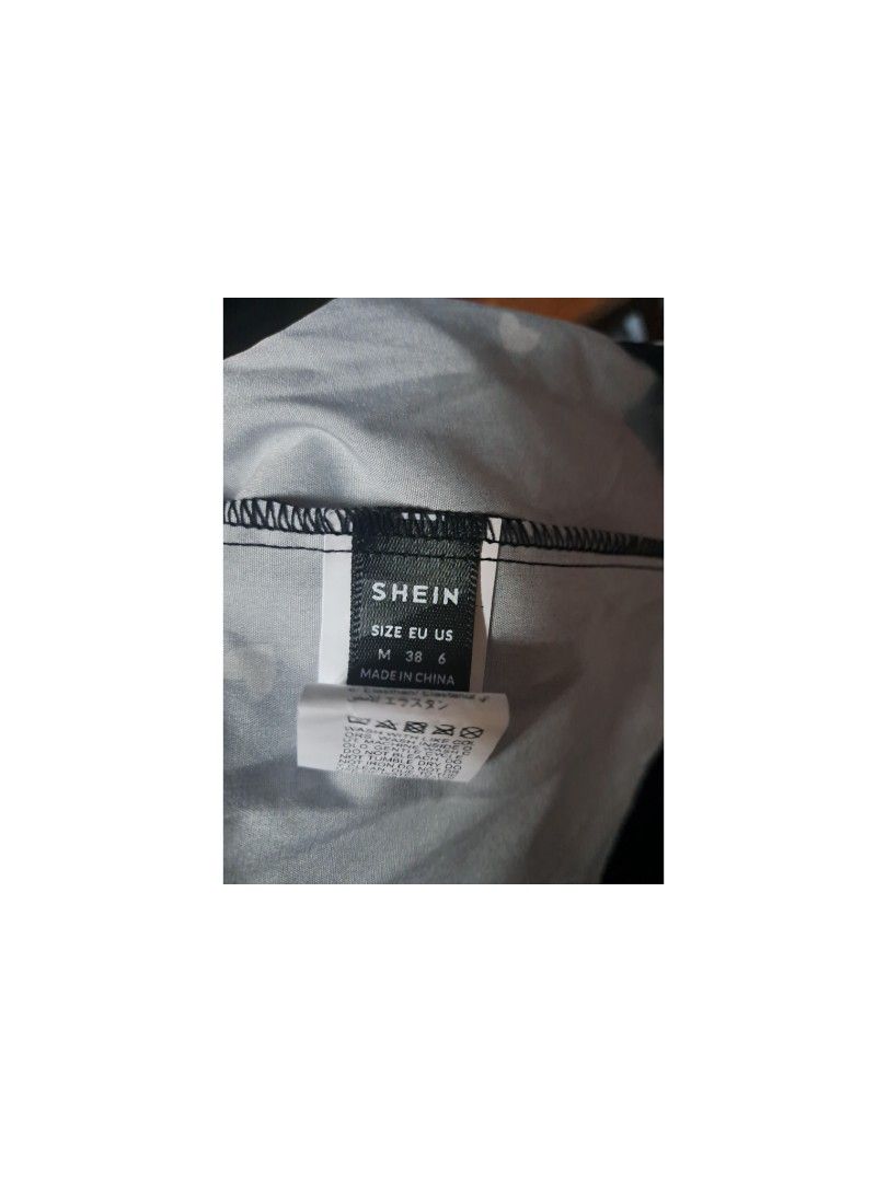 Off Shoulder Top (Category: Sleeveless) located in Legazpi City. Submitted by alyblueberyl (Listing ID 1467910195, Image 2). Description: Good as new/No flaw Size Medium.