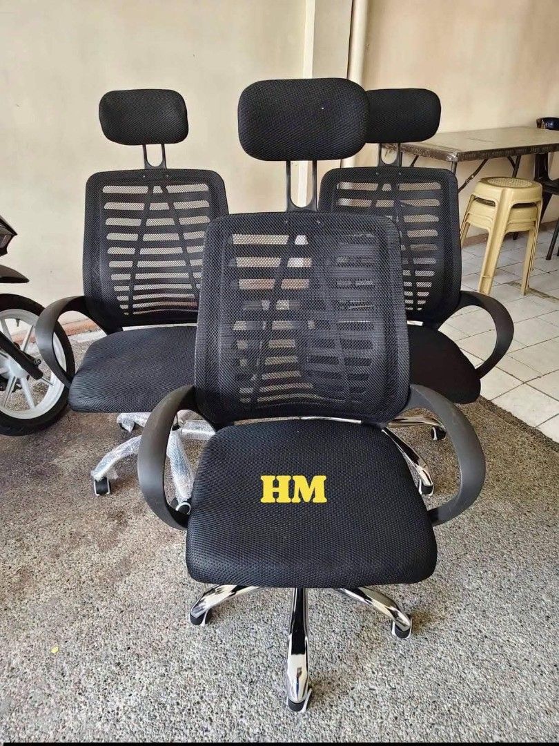 Office Chair with headrest (Category: Looking For) located in Manila. Submitted by marilynabo789 (Listing ID 1467884213, Image 2). Description: .