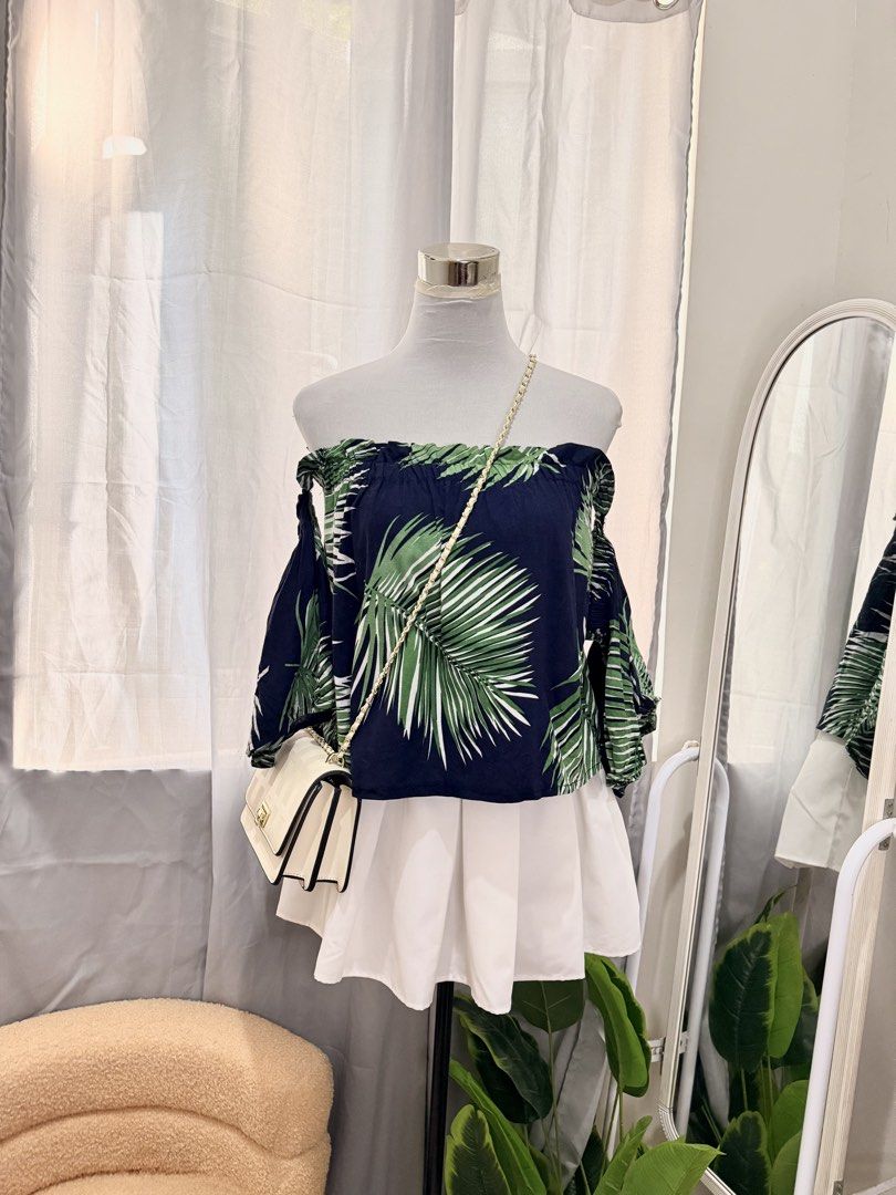 Offshie Floral Top (Category: Others Tops) located in Quezon City. Submitted by kaye_oineza (Listing ID 1467956819, Image 1). Description: Offshie | Summer Top ✨ Small-Semi Large.