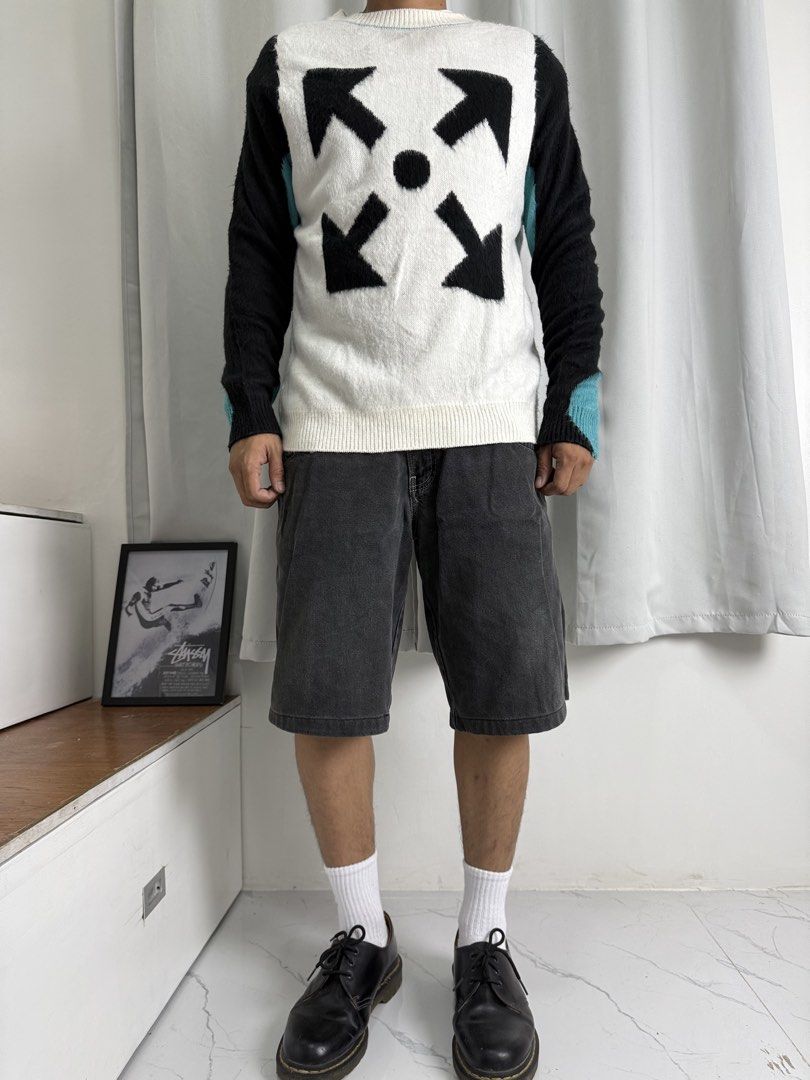 Offwhite knitted pull over (Category: Coats, Jackets and Outerwear) located in Pila. Submitted by villanueva80826 (Listing ID 1467990705, Image 2). Description: Offwhite knitted pullover Size:medium •Width:20 •Length:28.5 •Condition:9.5/10 •Color rate:9.5/10 Mine:880 +Shipping fee Issue:none .