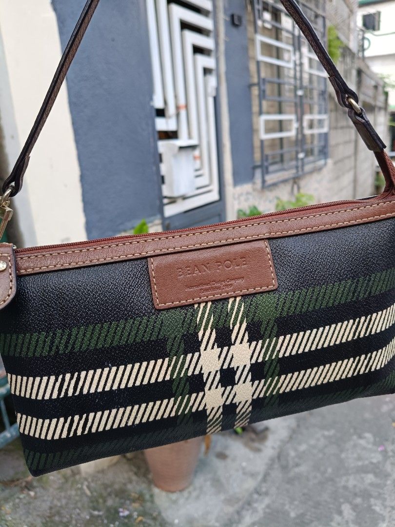 OG Beanpole Kili Plaid Bag (Category: Shoulder Bags) located in Taguig. Submitted by handpickedreplay (Listing ID 1467976270, Image 3). Description: OG Beanpole Kili Bag ⛔ Excellent condition, minimal sign of usage only. Literal kili lang, pang wallet, phone and small accessories only. No other issue, ang ganda ng plaid design. Taguig City Location, No COD..