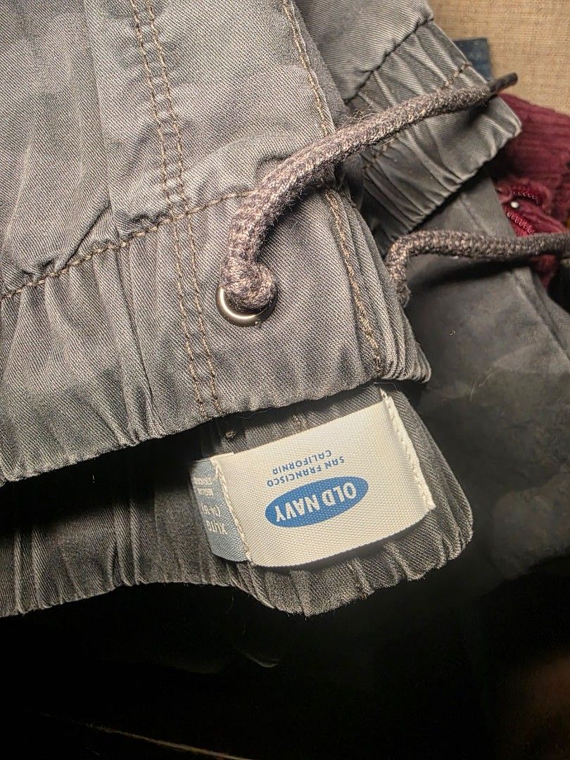 OLD NAVY Camouflage Jogging Pants (Category: Joggers) located in Manila. Submitted by dcory (Listing ID 1468041285, Image 2). Description: Measurements Waist: 13 inches Length: 35 inches.