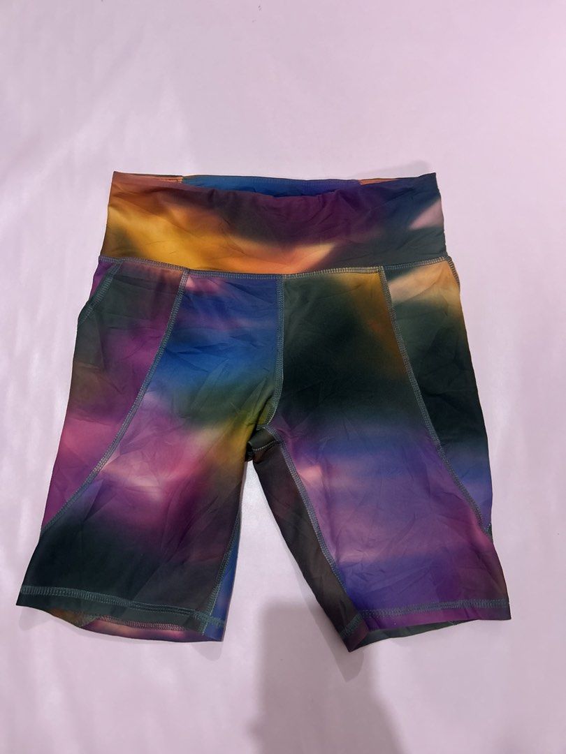 Old Navy Cycling Short (Category: Activewear) located in Manila. Submitted by chen_clybelles (Listing ID 1467962885, Image 1). Description: XL for kids S for adults.