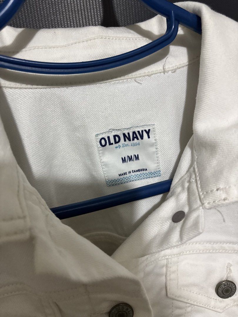 old navy white denim jacket (Category: Coats, Jackets and Outerwear) located in Manila. Submitted by iyahpreloved_ (Listing ID 1468018954, Image 3). Description: size s-m!.