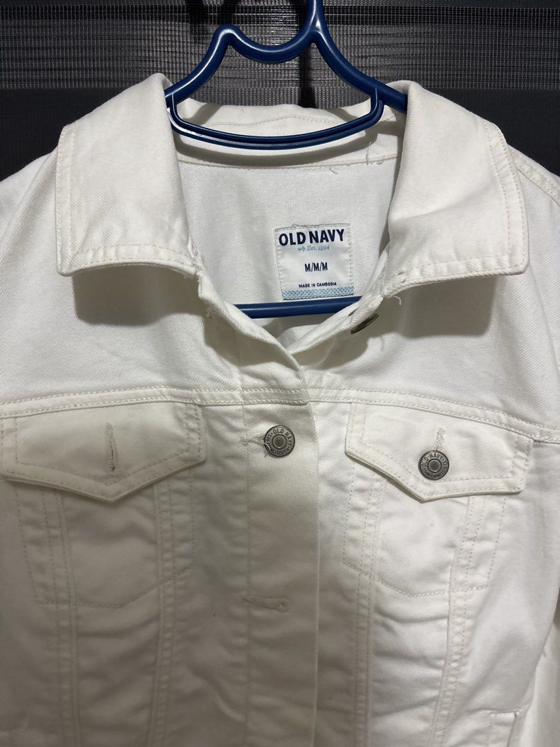 old navy white denim jacket (Category: Coats, Jackets and Outerwear) located in Manila. Submitted by iyahpreloved_ (Listing ID 1468018954, Image 2). Description: size s-m!.